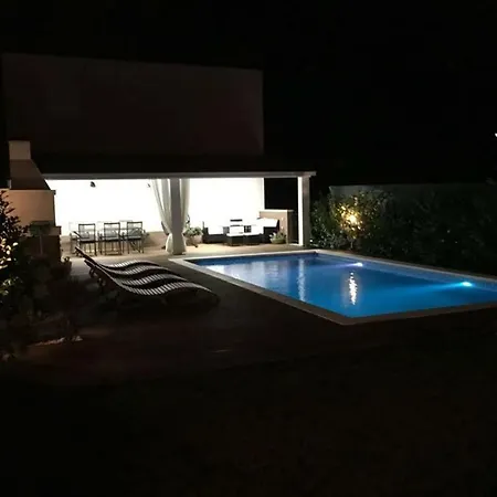 Perlla Vila *