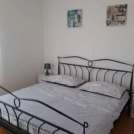 Perlla Vila Split